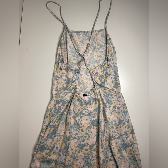 RVCA Dress - Picture 2 of 4